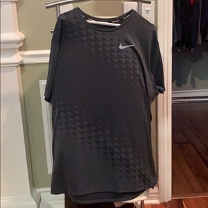 Men’s Nike shirt